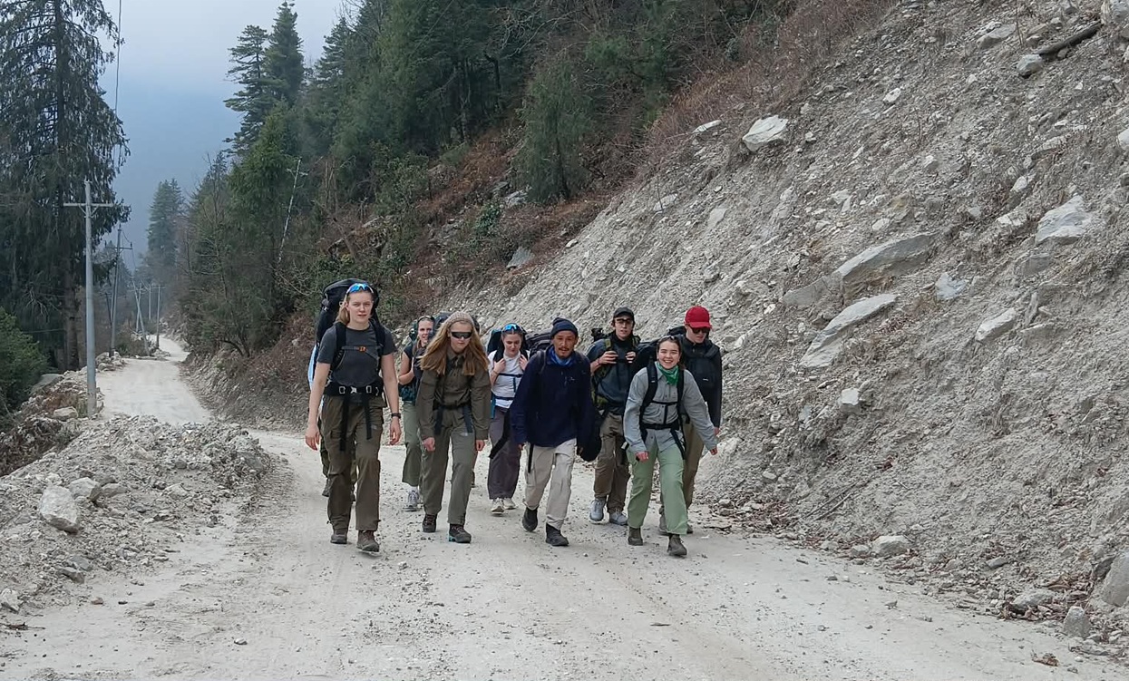 मतदाताहरू गाउँ फर्किएसँगै पर्यटकको आगमन पनि बढ्दै