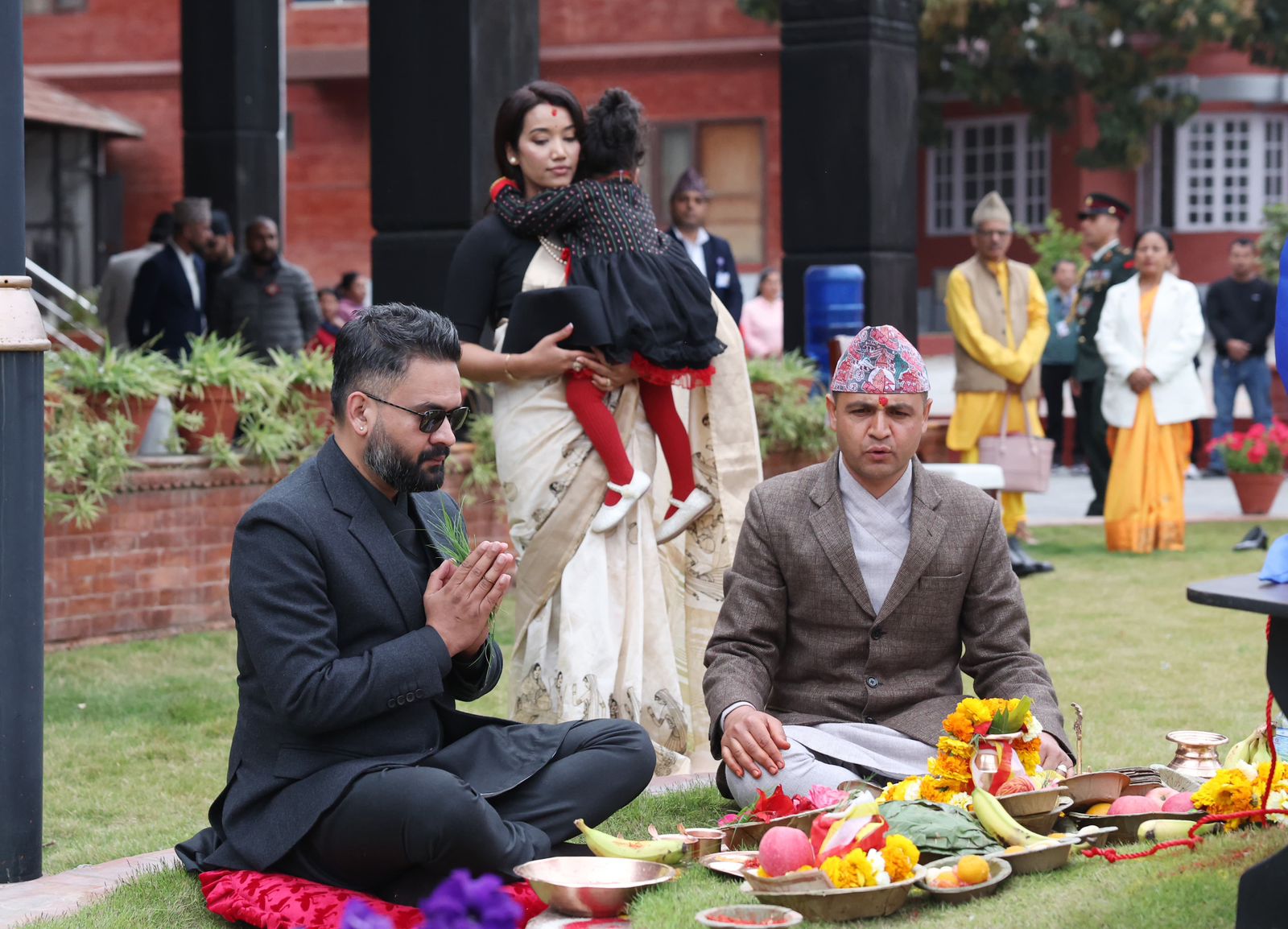 प्रधानमन्त्री शाह बालुवाटारमा (तस्बिरहरू)