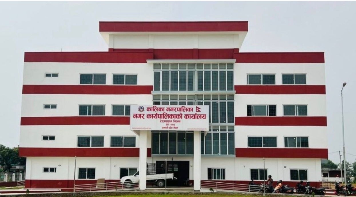 चारपटक म्याद थपेर बल्ल कालिकाको प्रशासकीय भवन सम्पन्नः निर्माण कम्पनीलाई एक करोड १६ लाख जरिवाना