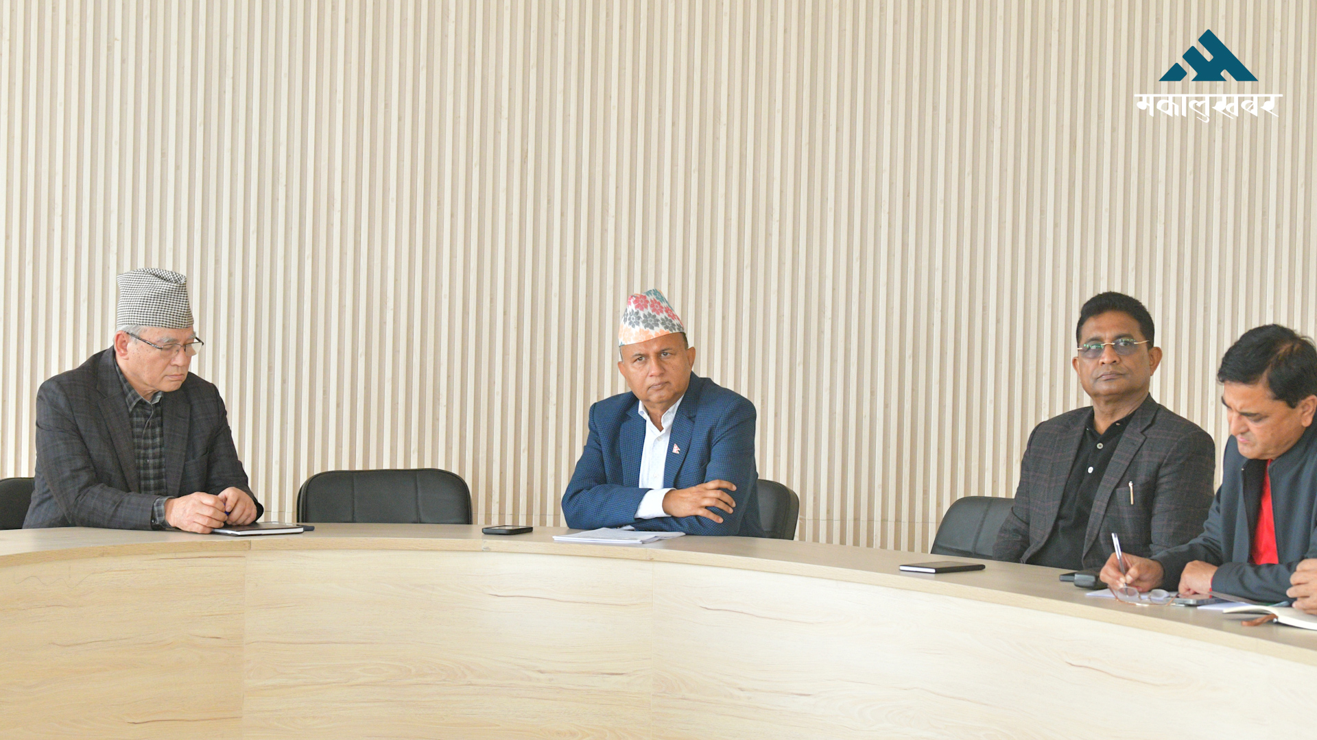 एमाले सचिवालय बैठक जारी (तस्बिरहरू)
