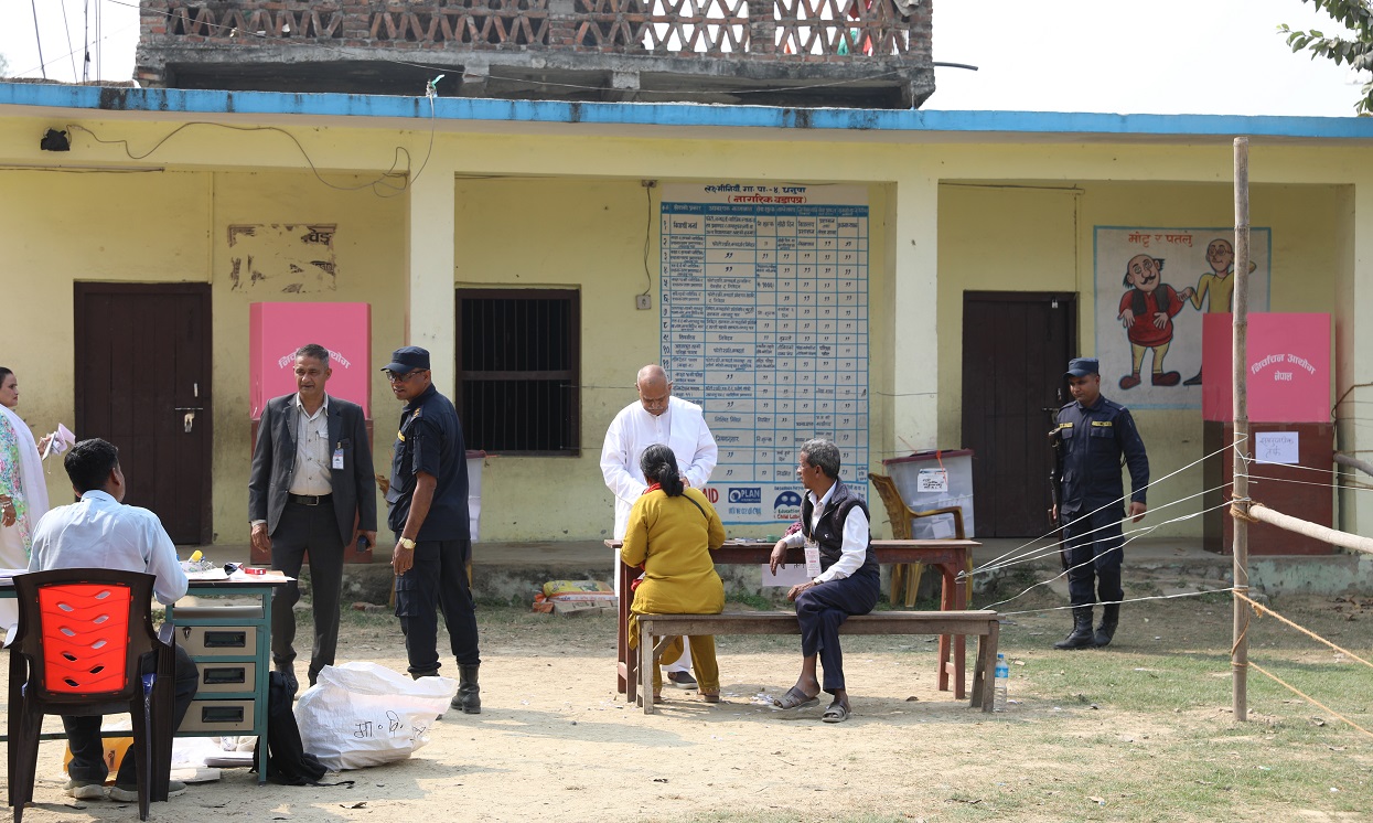 संविधानको रक्षा गर्ने शक्तिसहितका पक्षमा जनमत आउने विश्वास छ : पूर्वराष्ट्रपति डा यादव