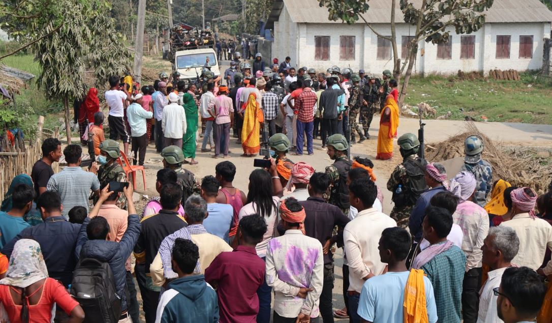 सर्लाहीको बलरामा कांग्रेस र रास्वपा कार्यकर्ताबीच झडप, मतदान स्थगित