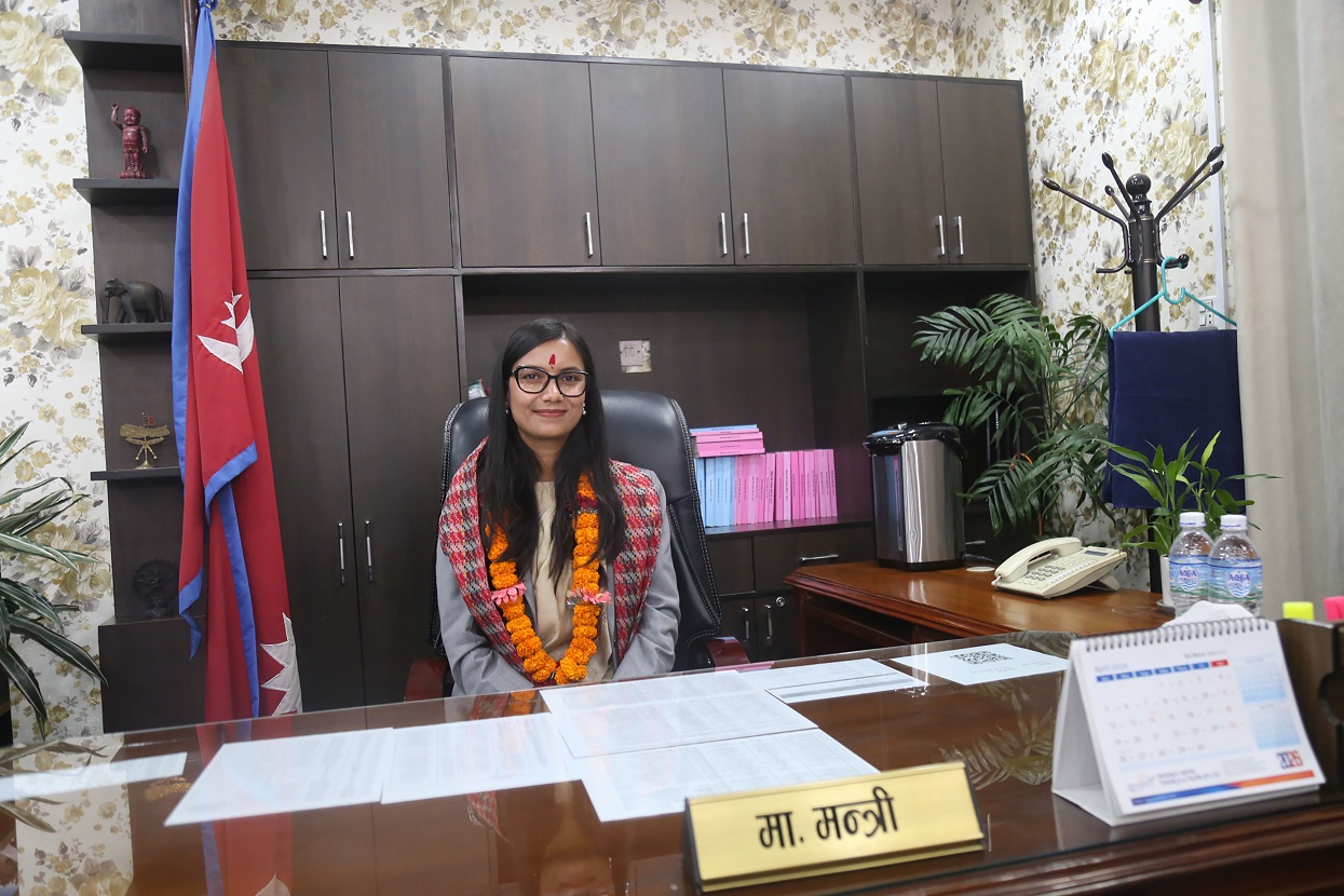 सुधार गर्नुपर्ने कानुन निर्माणमा ध्यान दिन्छौँ : कानुनमन्त्री गौतम