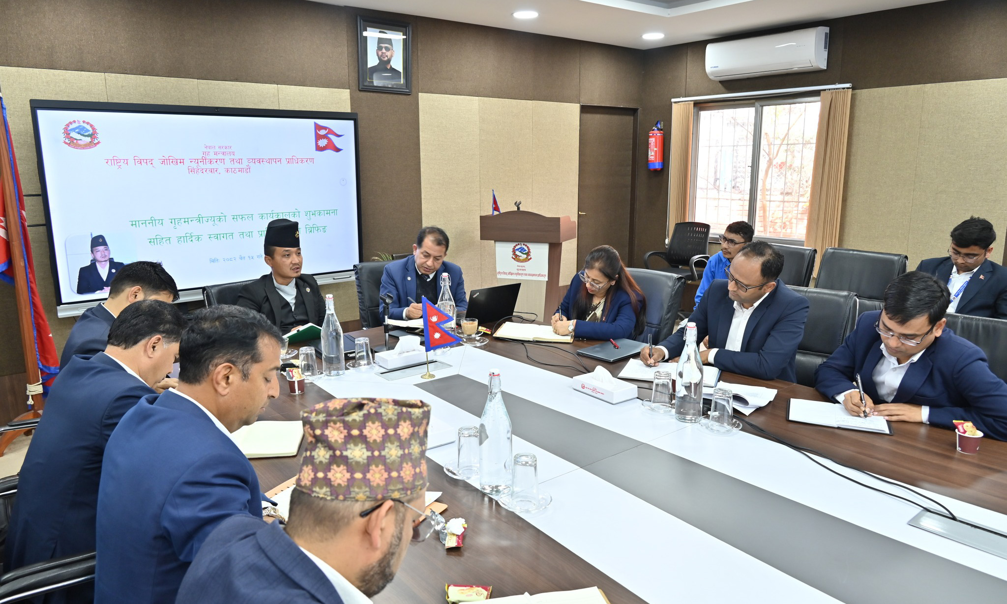 नागरिकको सुरक्षा हुनेगरी मनसुनको पूर्वतयारी गर्न गृहमन्त्री गुरुङको निर्देशन