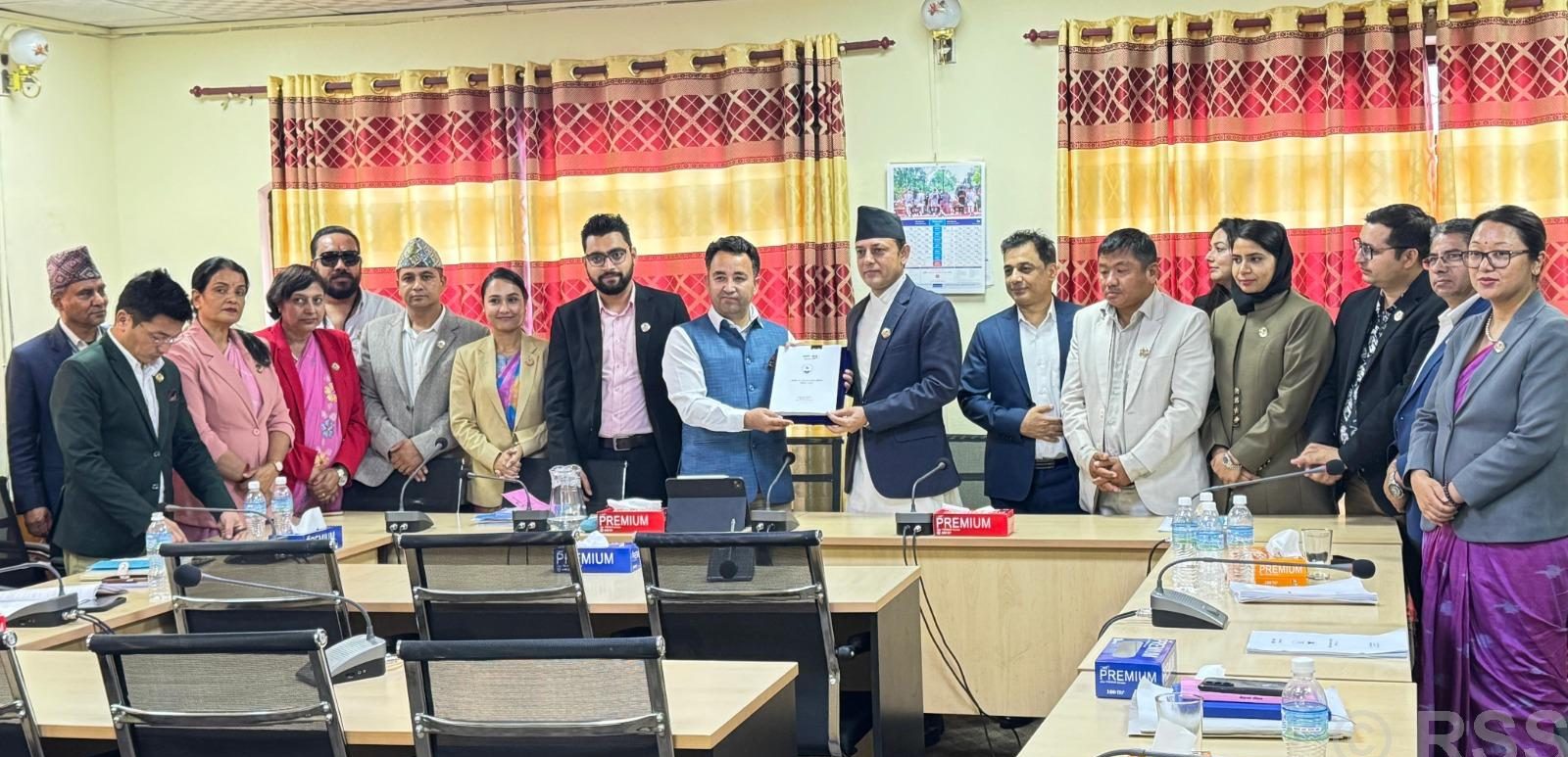 नयाँ नियमावलीमा सांसदको विशेषाधिकार प्रस्ताव