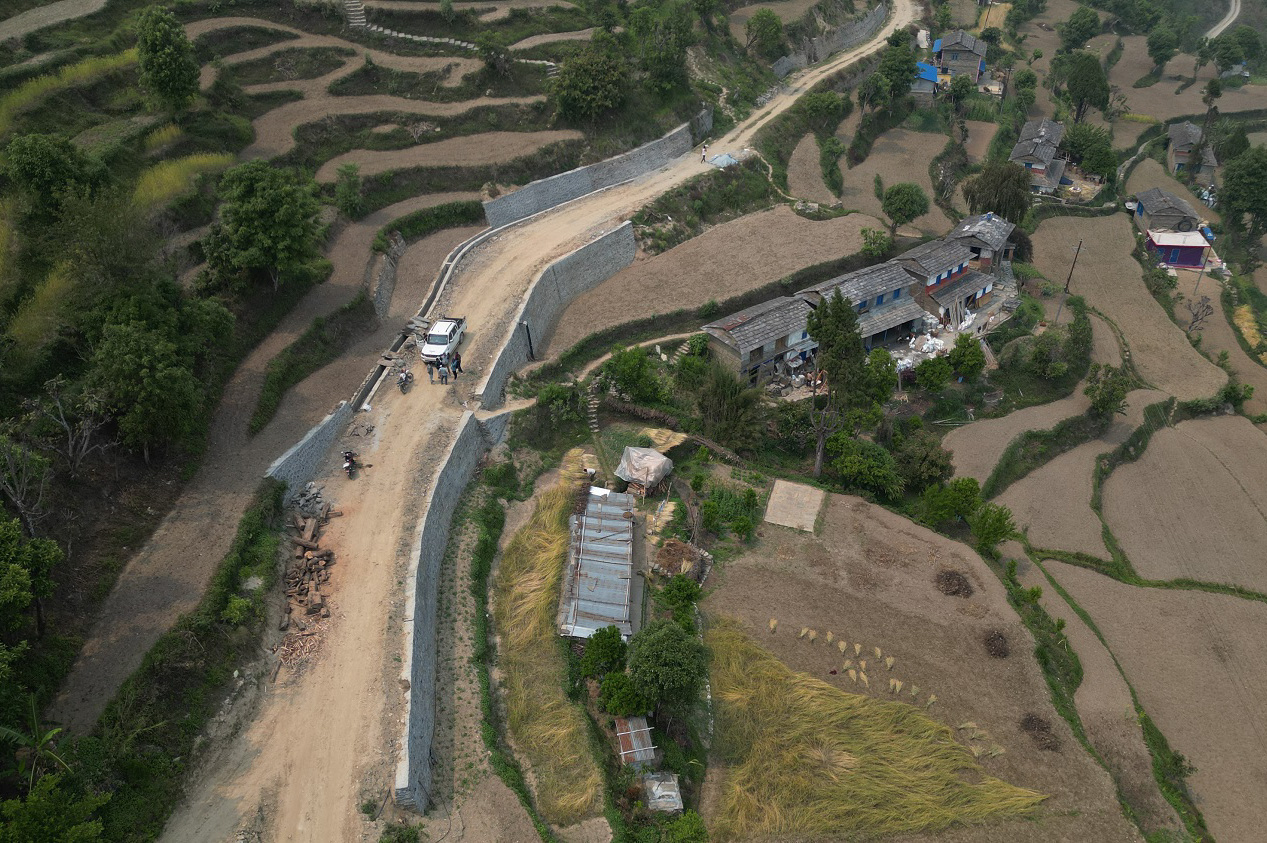 कुहुँमा लक्ष्यअघिनै सडक स्तरोन्नति