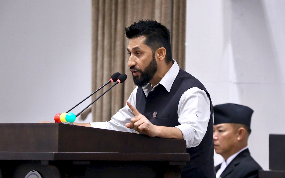 प्रधानमन्त्री साह तत्काल संसदमा आउनु हुन्न: सभापति लामिछाने