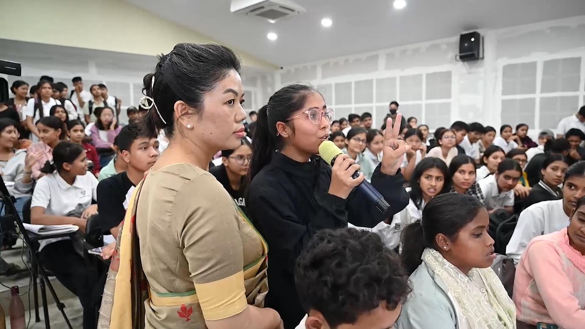 ‘हेल्लो गृष्मा, तिम्रो एसइई कस्तो हुँदैछ ?’