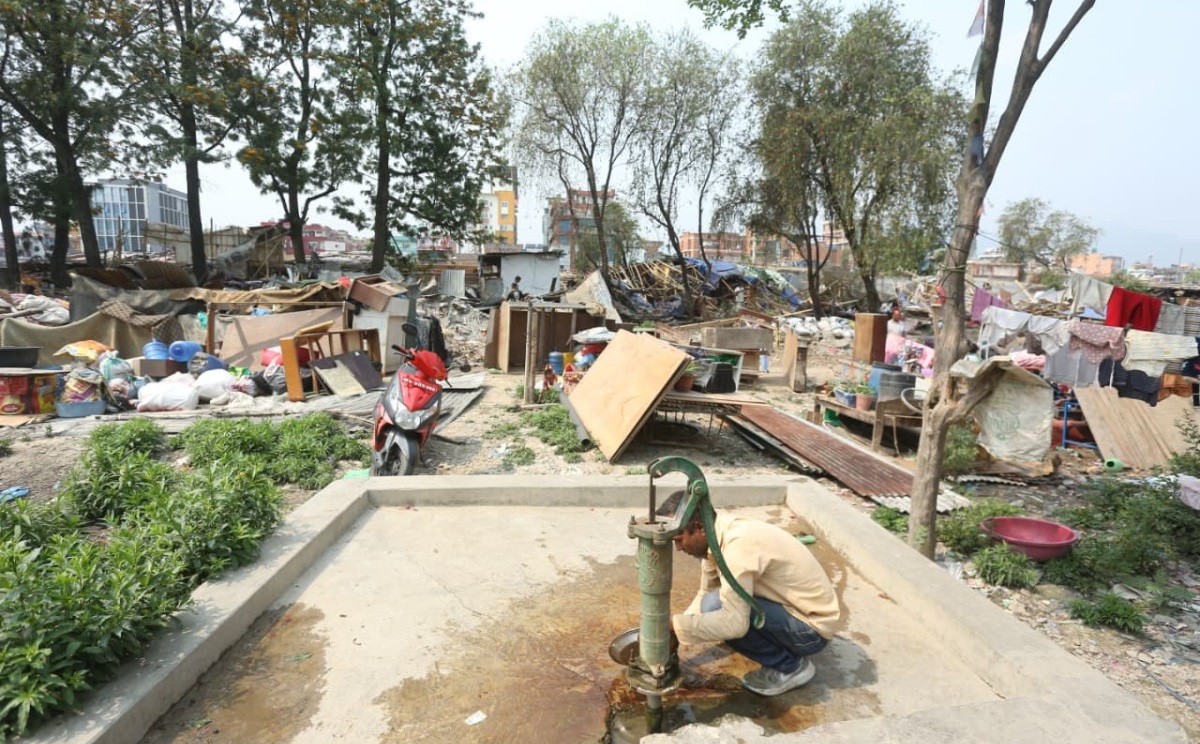 अव्यवस्थित बसोबास हटाउने महानगरको प्रयास सफल: सडकमा आएनन् बस्तीवासी