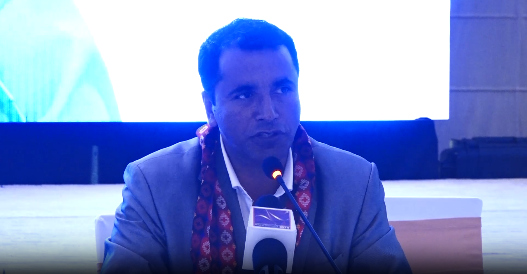महँगी र कालोबजारी नियन्त्रण गर्न सांसदको माग