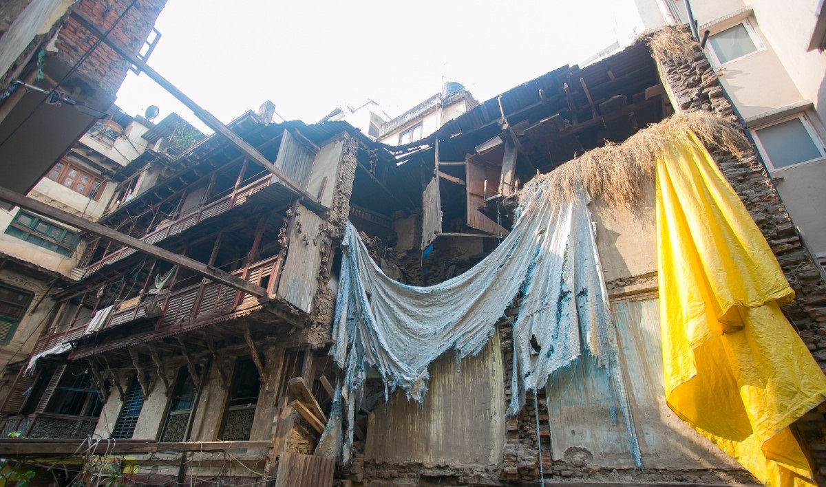 ‘भूकम्पका भग्नावशेषः असनका एक दशक’ (तस्बिरहरु)