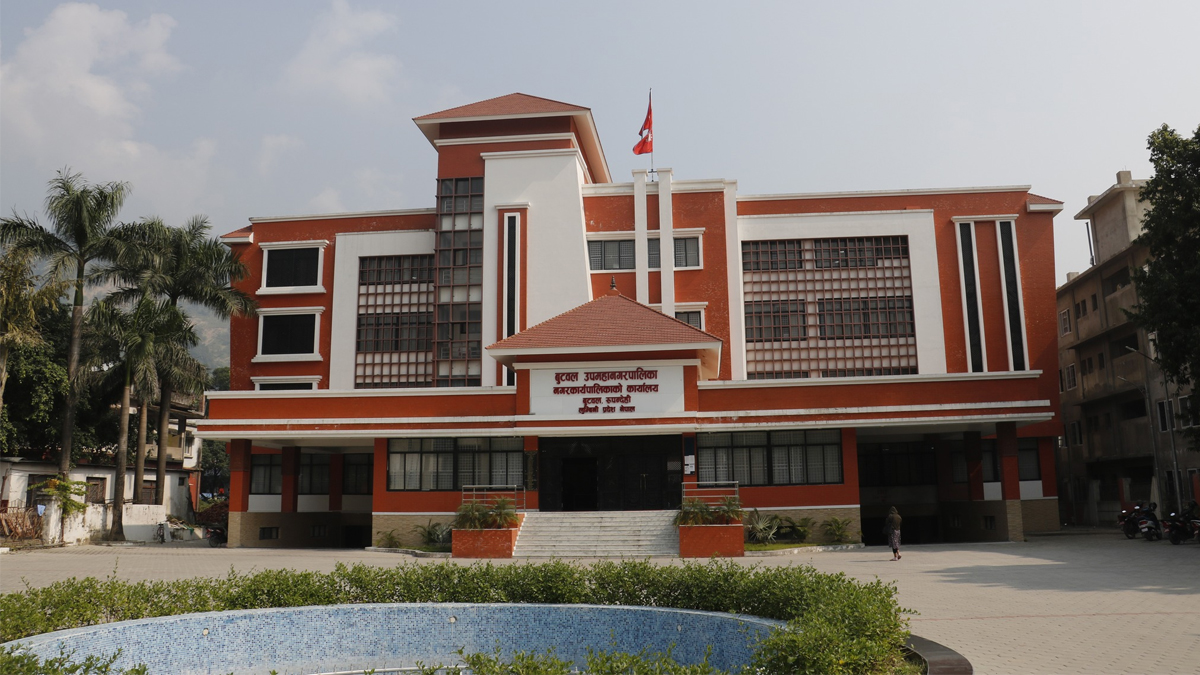 बुटवलमा पनि भत्काउन थालियो सरकारी जग्गामा बनेका घर टहरा