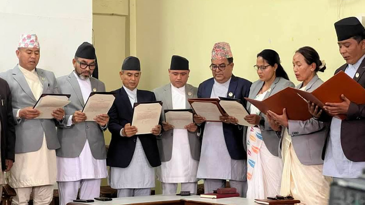 गण्डकीमा नयाँ मन्त्रीहरूको शपथ, कांग्रेस–एमाले सहमतिपछि मन्त्रिपरिषद् हेरफेर