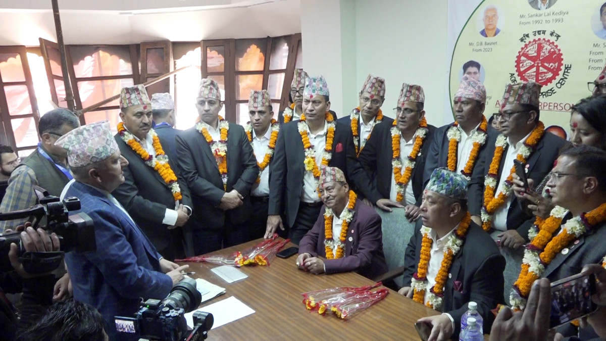 नेपाल उद्योग वाणिज्य महासंघको चुनावी महासंग्रामः घिमिरे प्यानलद्वारा उम्मेदवारी दर्ता