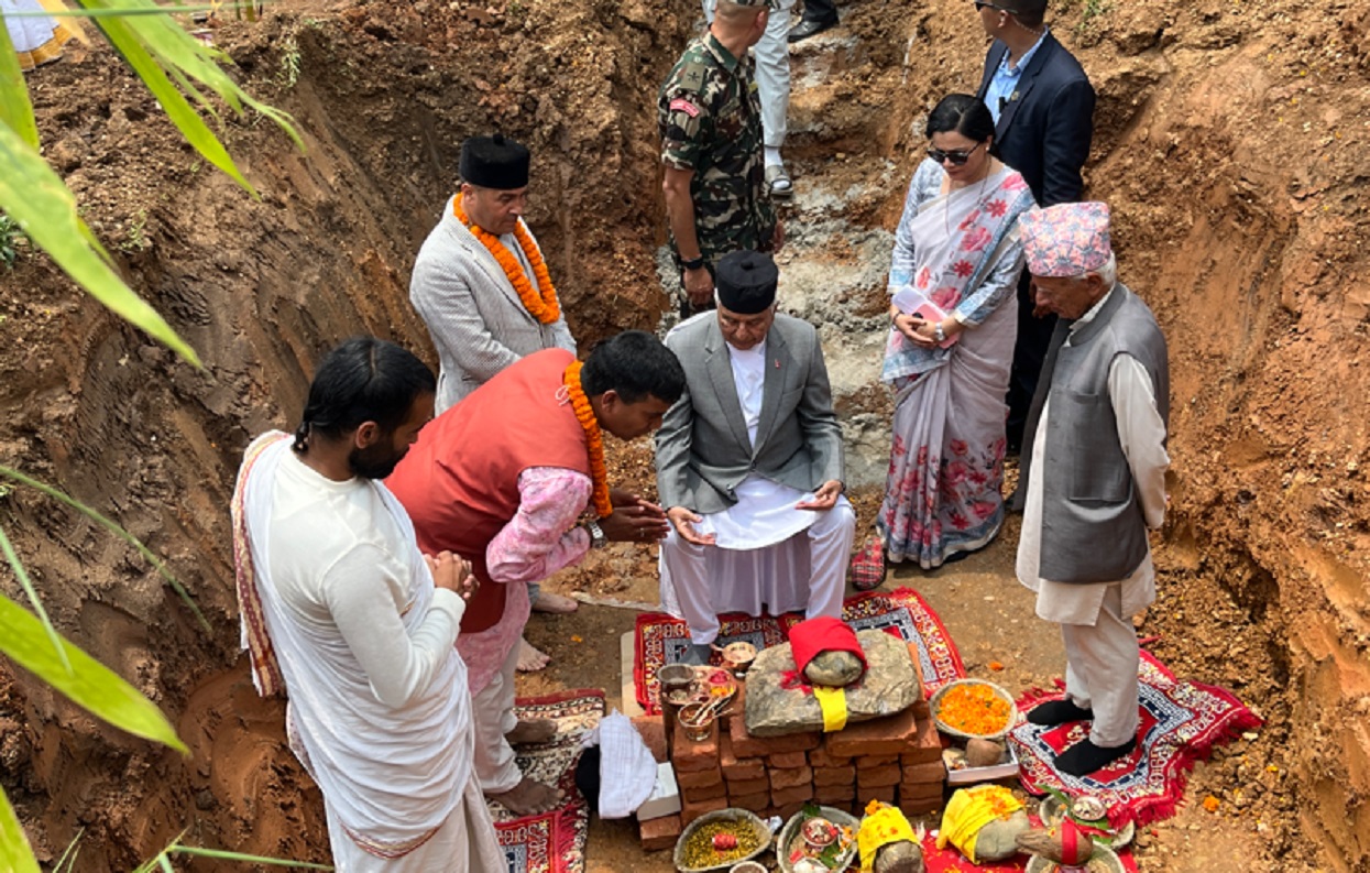 राष्ट्रपतिद्वारा भानु साहित्य उद्यानको शिलान्यास