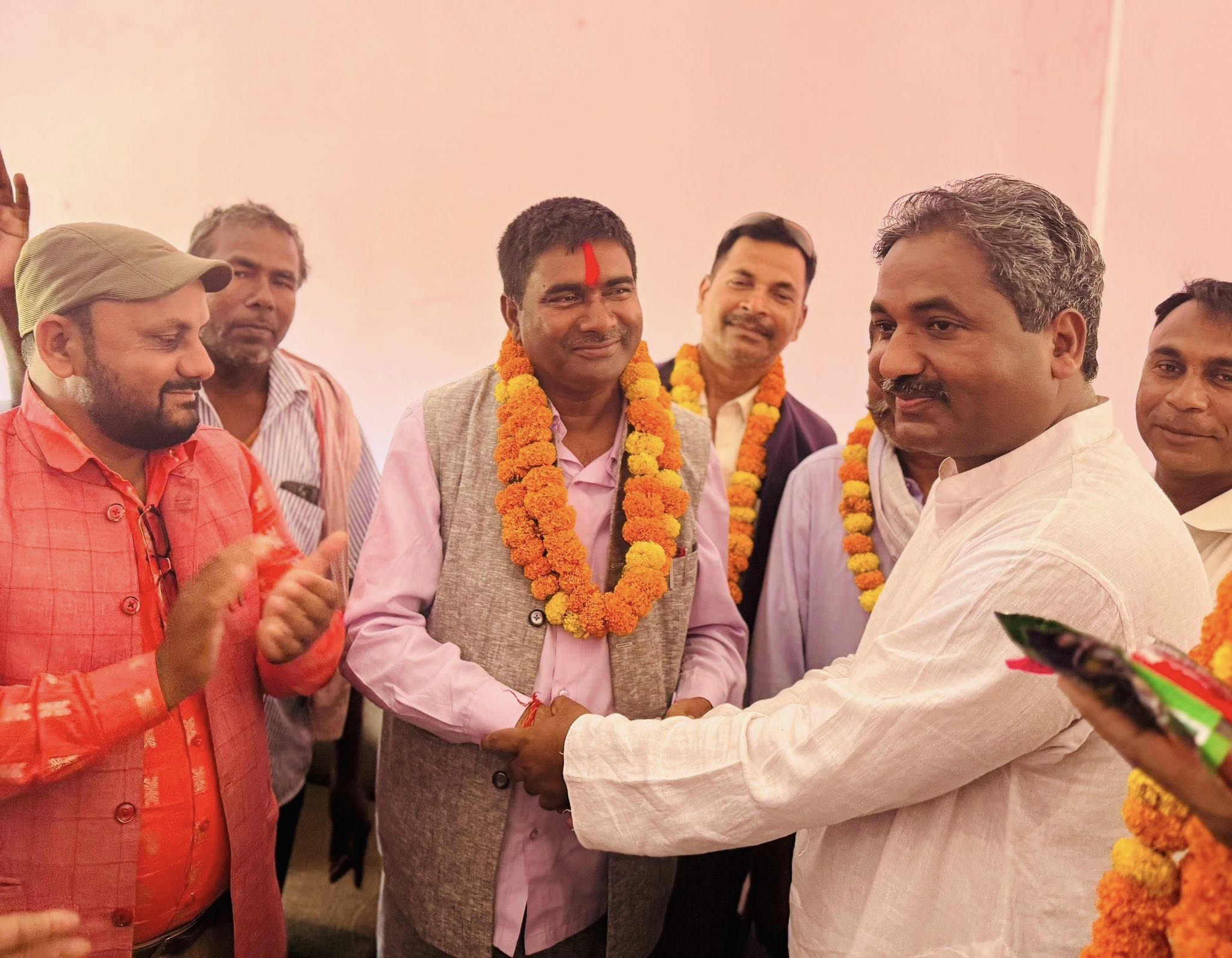 एमाले त्याग्दै देवाही गोनाहीका मेयर प्रेमलाल साह कानु आजपामा प्रवेश