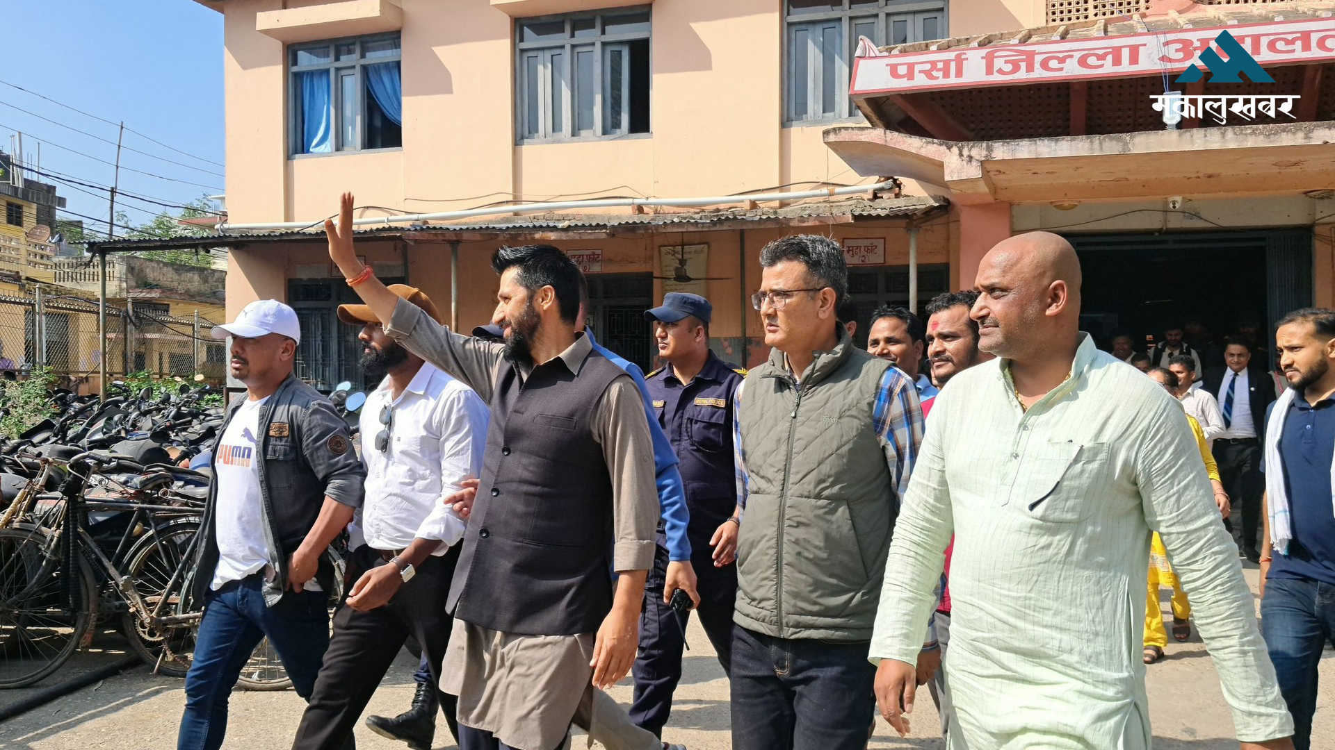 पर्सा अदालत पुगेर रवि लामिछानेले बुझे तारेख