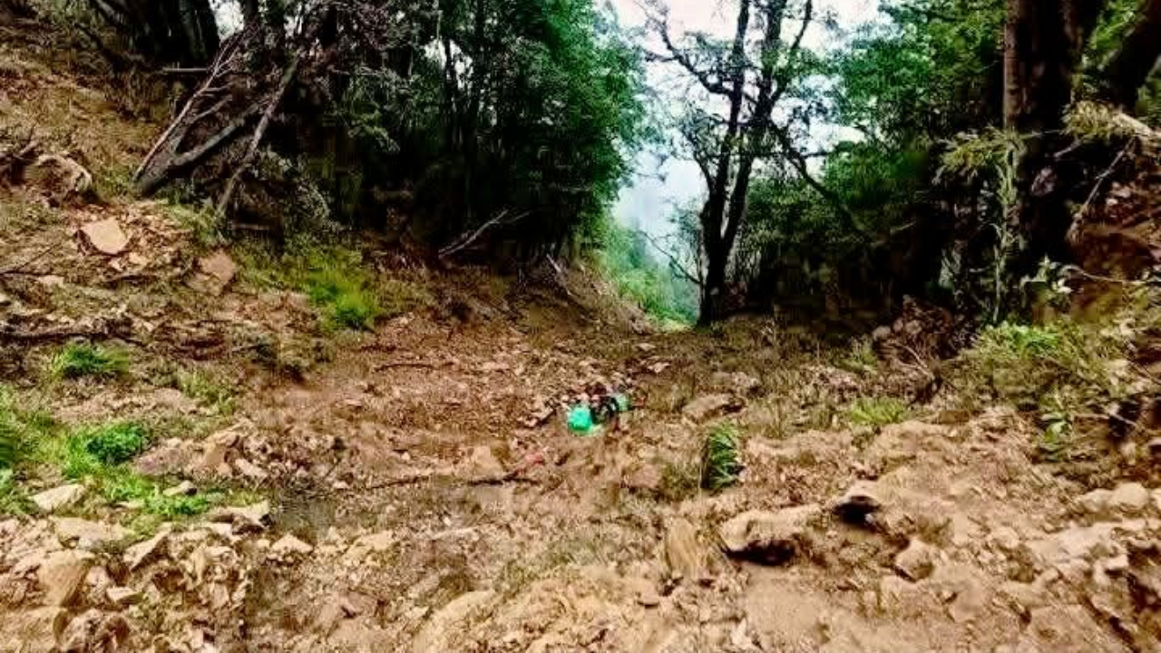 जलजला दुर्घटनामा ज्यान गुमाएका एकै घरका छ जनाको सामूहिक दाहसंस्कार