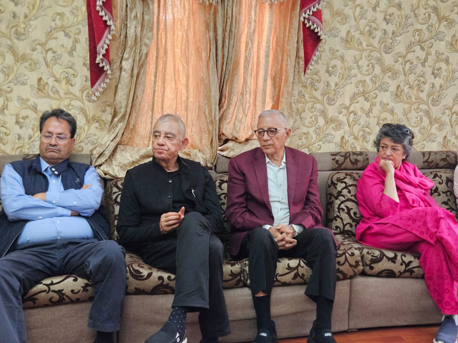 कांग्रेसमा तीन कोइरालाको जुगलबन्दी, बिशालनगरमा बुद्धिजीवीसँग छलफल