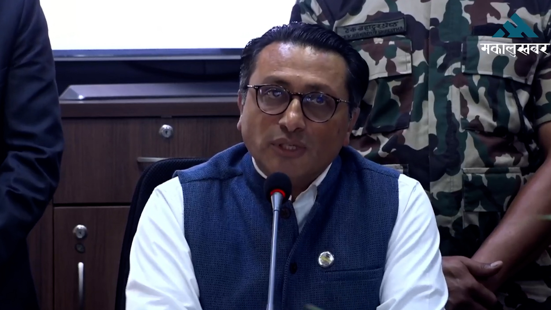संविधानमै संशोधन र जनमत संग्रहको व्यवस्था छ, त्यसमै टेकेर अघि बढ्छौँः स्वर्णिम वाग्ले