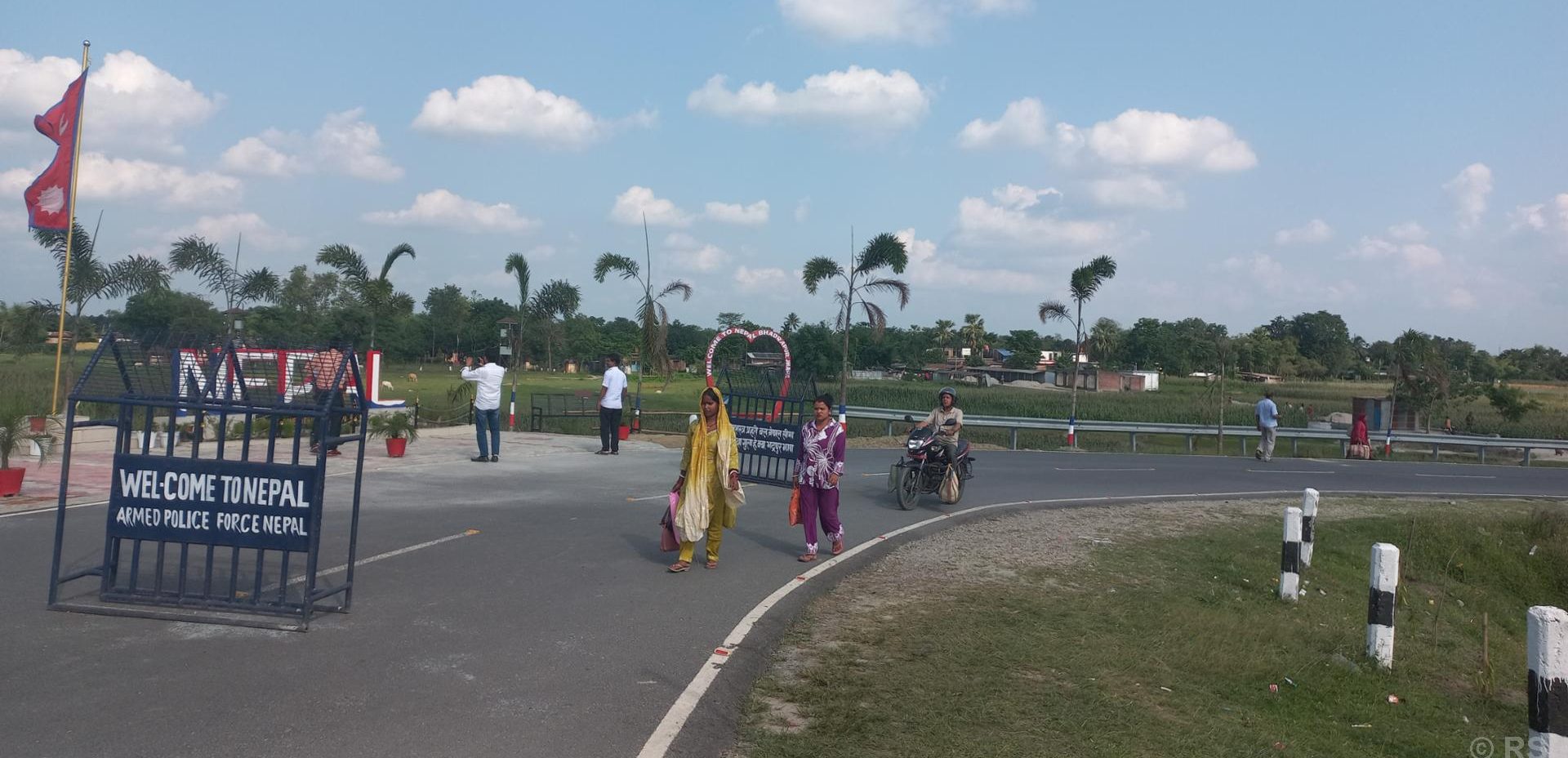 भन्सार कडाइसँगै भद्रपुर बजारमा चहलपहल, नेपाली व्यवसायी खुसी