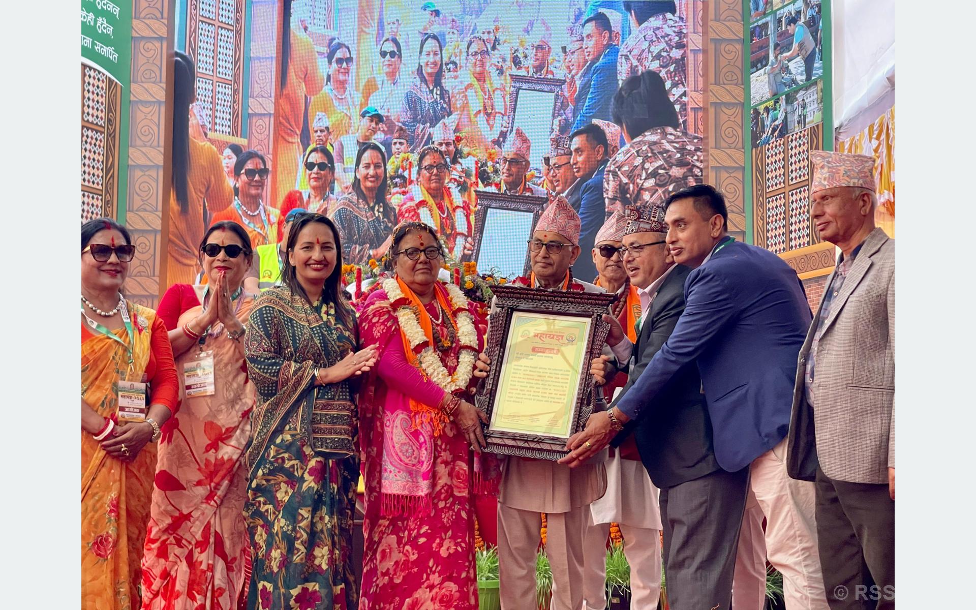 पाण्डे दम्पतीले वैवाहिक वर्षगाँठमा मानव सेवा आश्रमलाई दिए ५४ लाखबढी दान