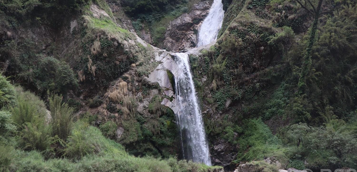 आहा अर्मके झरना !