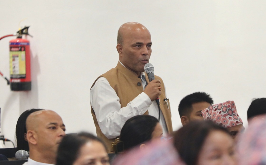 किसानलाई मलको व्यवस्था नभएकोमा अमरेशकुमार सिंहको आपत्ति