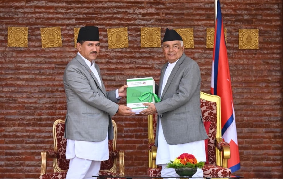आर्थिक अनुशासन कायम गर्नुपर्नेमा राष्ट्रपति जोड