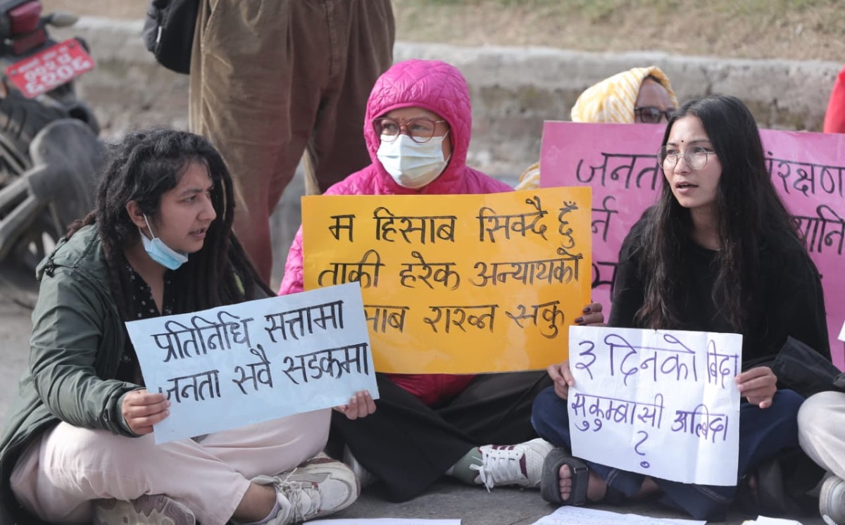 सरकारलाई सुकुम्वासीको प्रश्न- ‘अरूले आदेश दिए ज्यानमारा, आफूले म्यानुपुलेट गरे के नाम दिने ?’ (तस्बिरहरू)