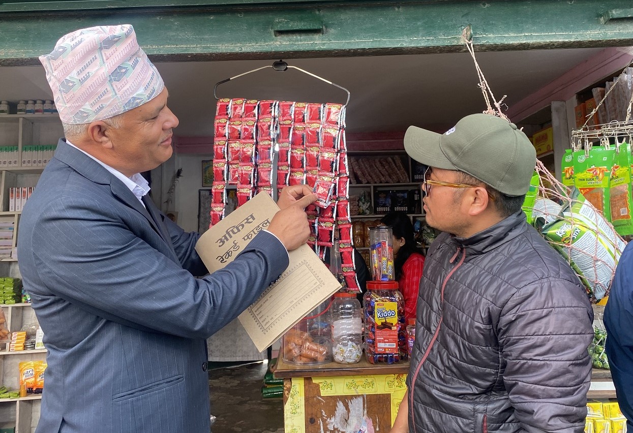 सुर्तीजन्य पदार्थ बिक्री नियन्त्रणका लागि तेह्रथुममा बजार अनुगमन