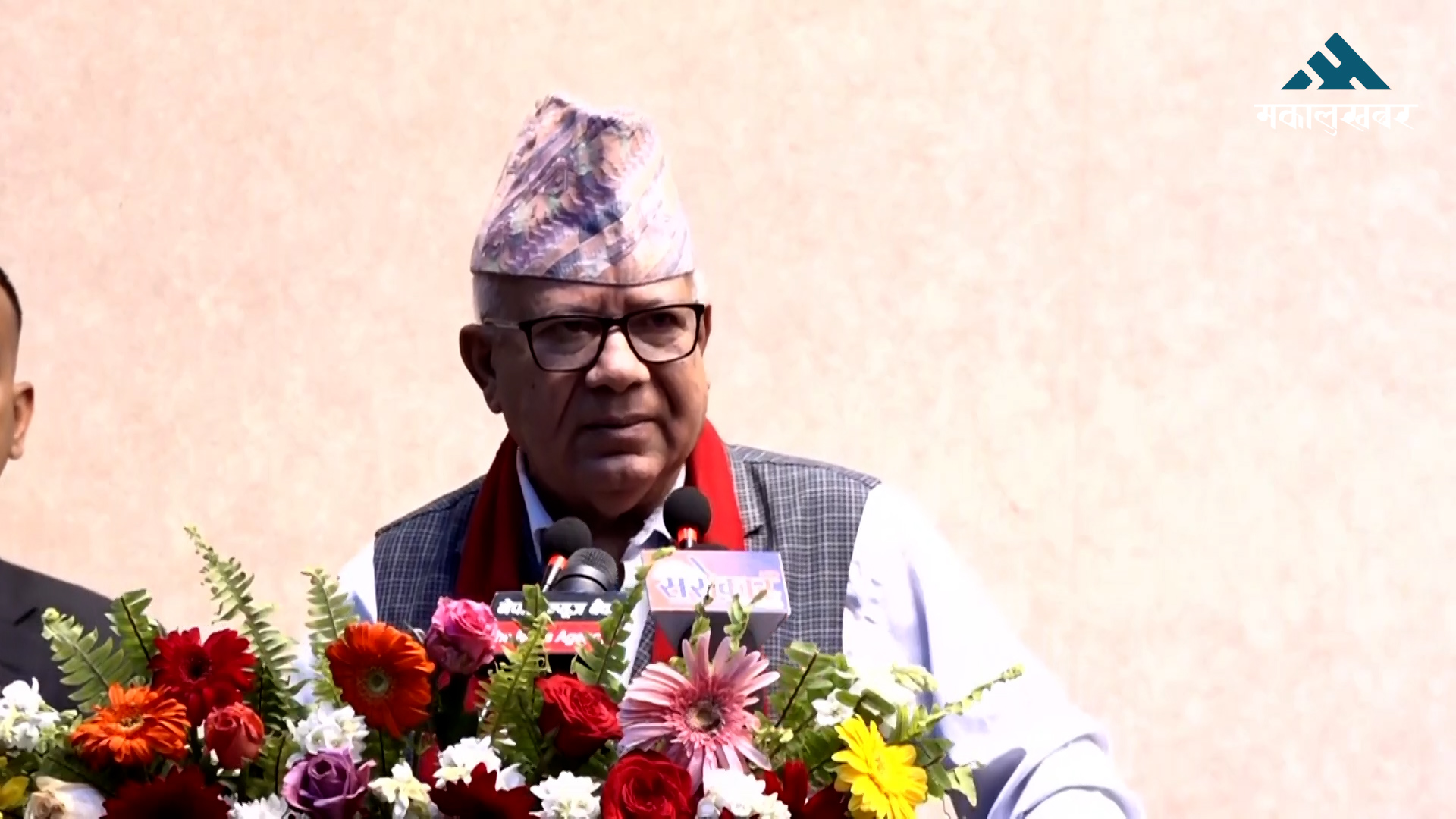 सरकारले एकपछि अर्को जनविरोधी काम गरिरहेको छः माधव नेपाल