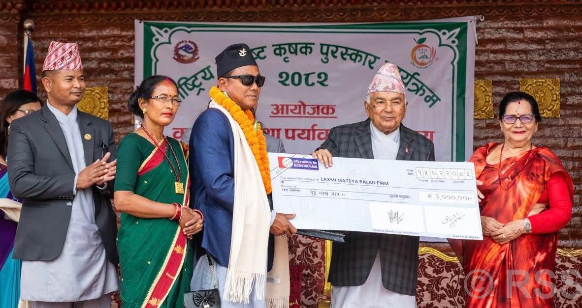 विदेशबाट फर्किएपछि विजयकुमार बने उत्कृष्ट कृषक