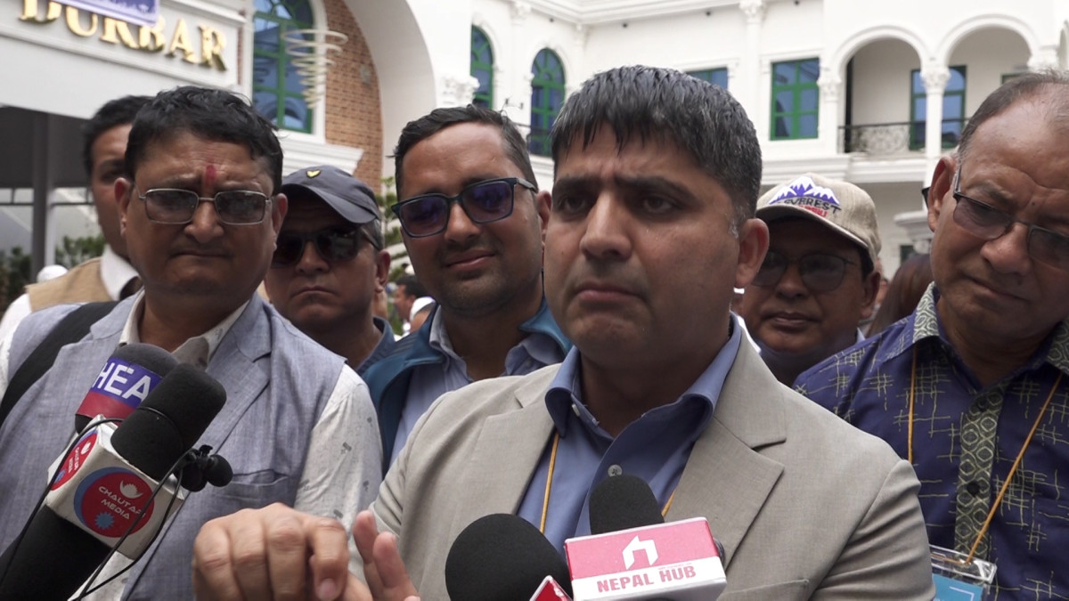 ‘एक व्यक्ति, एक पद’ लागू गर्न हुँदैन, यसले नेतृत्व विकास गर्दैन- नेता लामिछाने