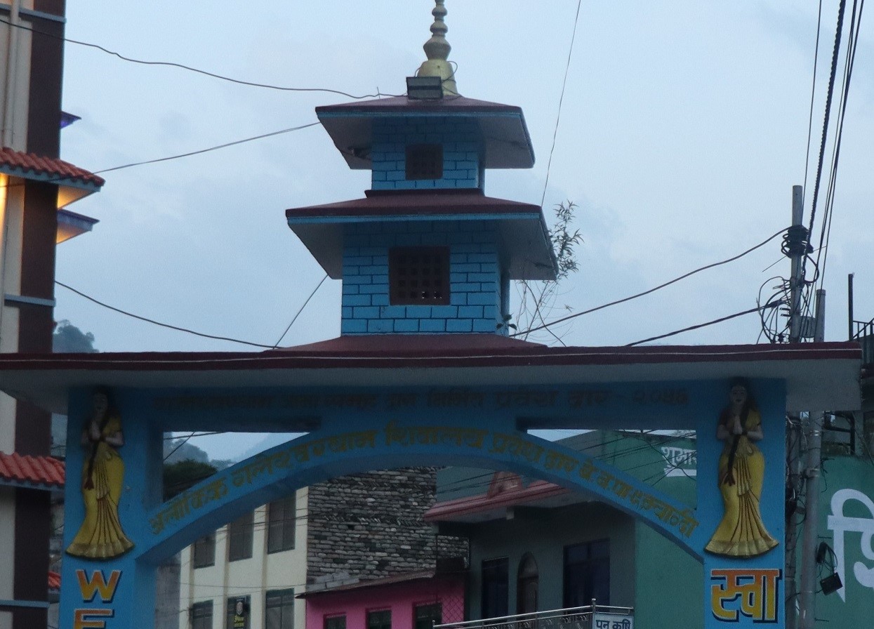गलेश्वरको सडक स्तरोन्नतिः स्लेट ढुङ्गा बिछ्याइयो