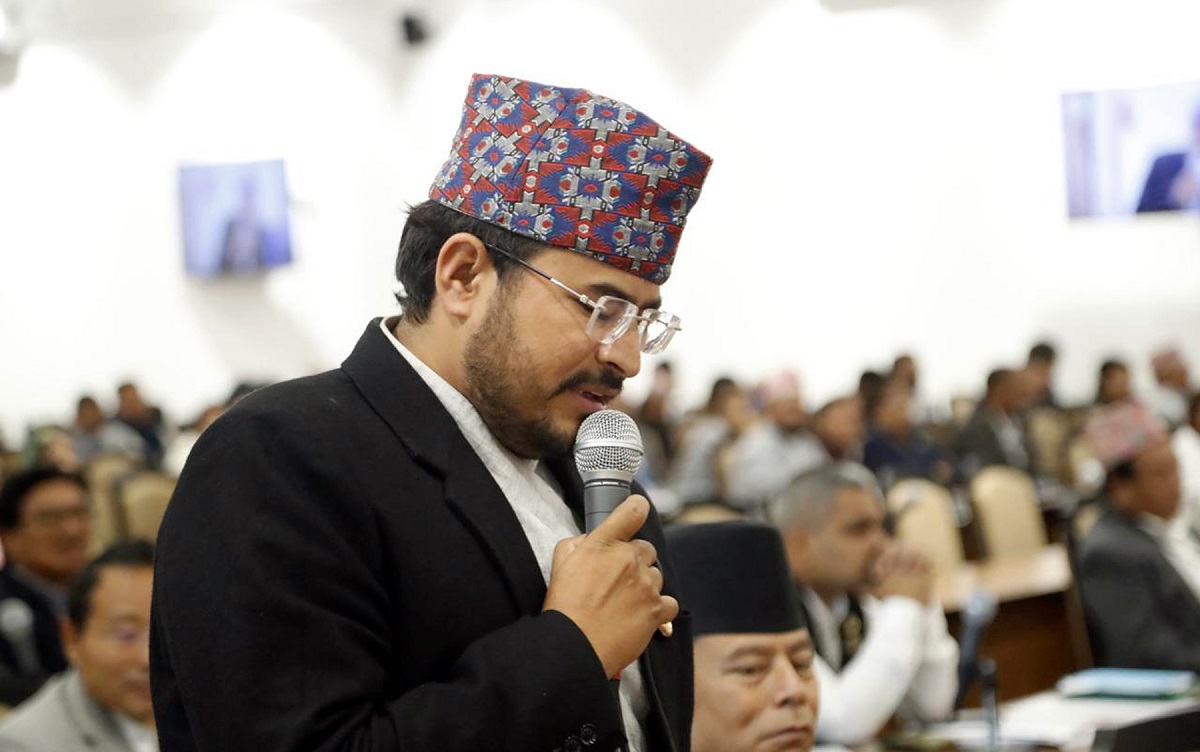 सडकको खाल्डोले दुर्घटना भए सम्बन्धित निकाय र ठेकेदारमाथि ज्यान मार्ने उद्योगमा मुद्दा चलाऔँ: ज्ञानेन्द्र शाही
