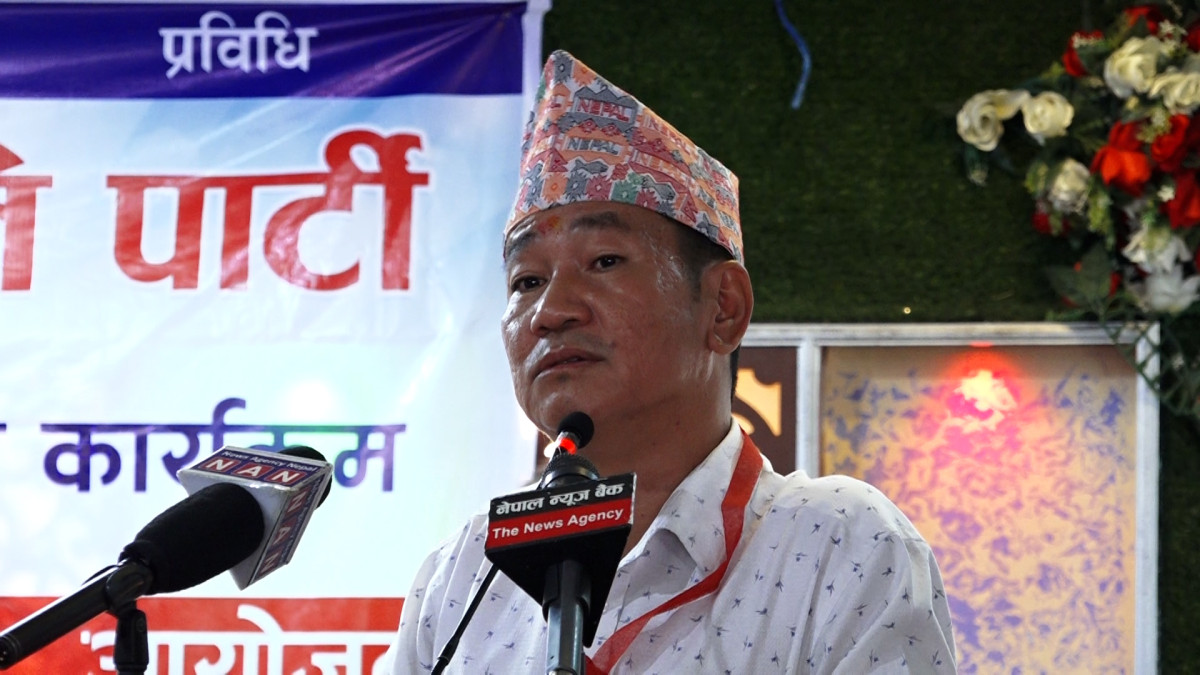 हर्कराज साम्पाङ भन्छन्- ‘देशलाई माया गर्दा गाली खाइरहेको छु’