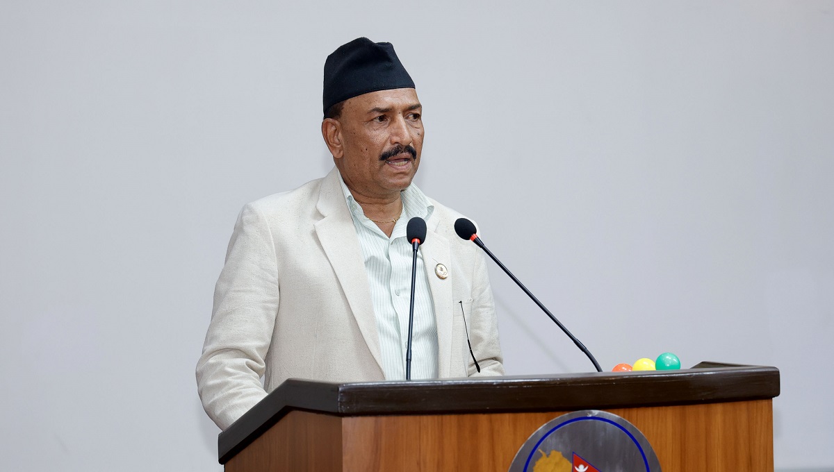 सरकारको कार्यशैली दम्भपूर्ण भएको सांसद भट्टको आरोप