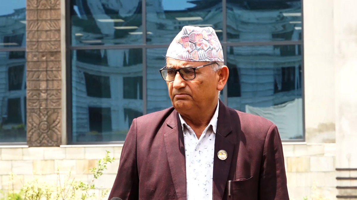 डा. गिरी चिकित्सा शिक्षा आयोगको बैठकमा ‘उपाध्यक्ष’को हैसियतमा सहभागि: एमालेले जनायो आपत्ति