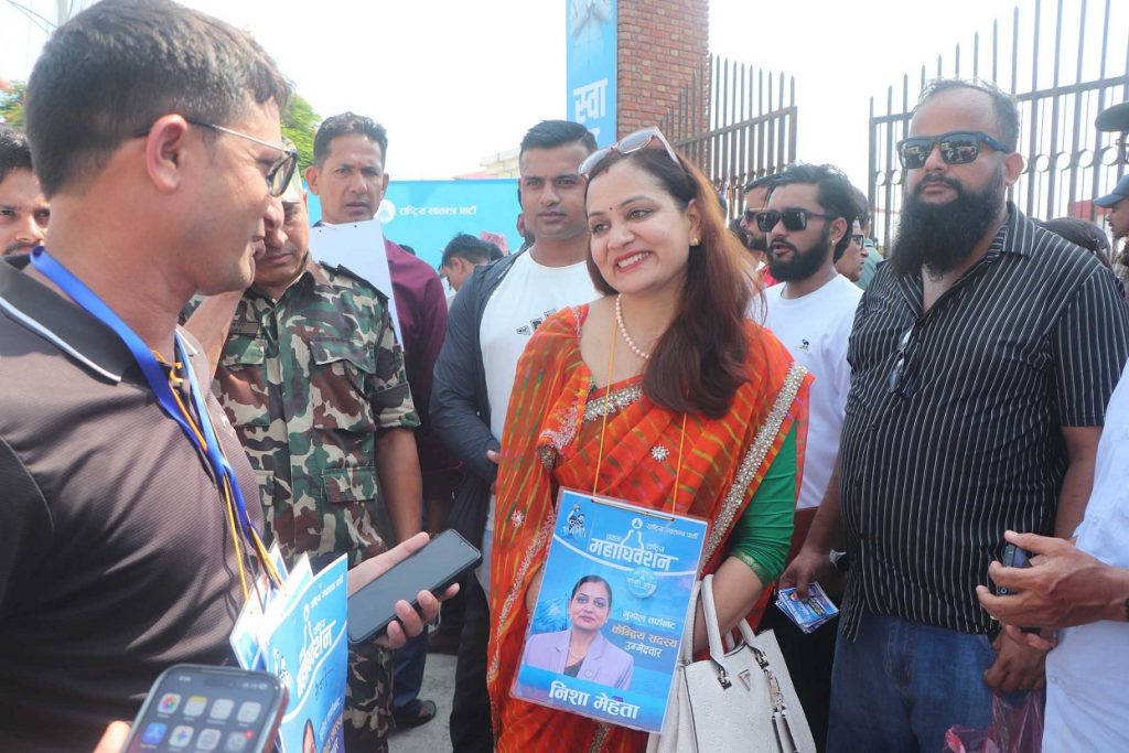 निर्वाचन प्रक्रियाअघि बढेसँगै नेता, कार्यकर्ता भोट माग्न व्यस्त
