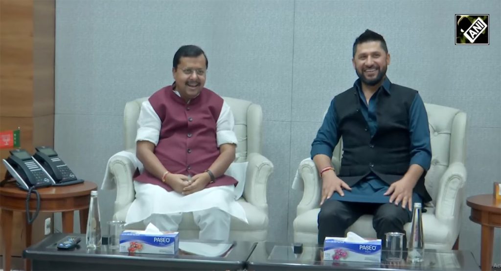 भाजपा कार्यालयमा रवि लामिछानेको भव्य स्वागत, राजनीतिक भेटघाट सुरु