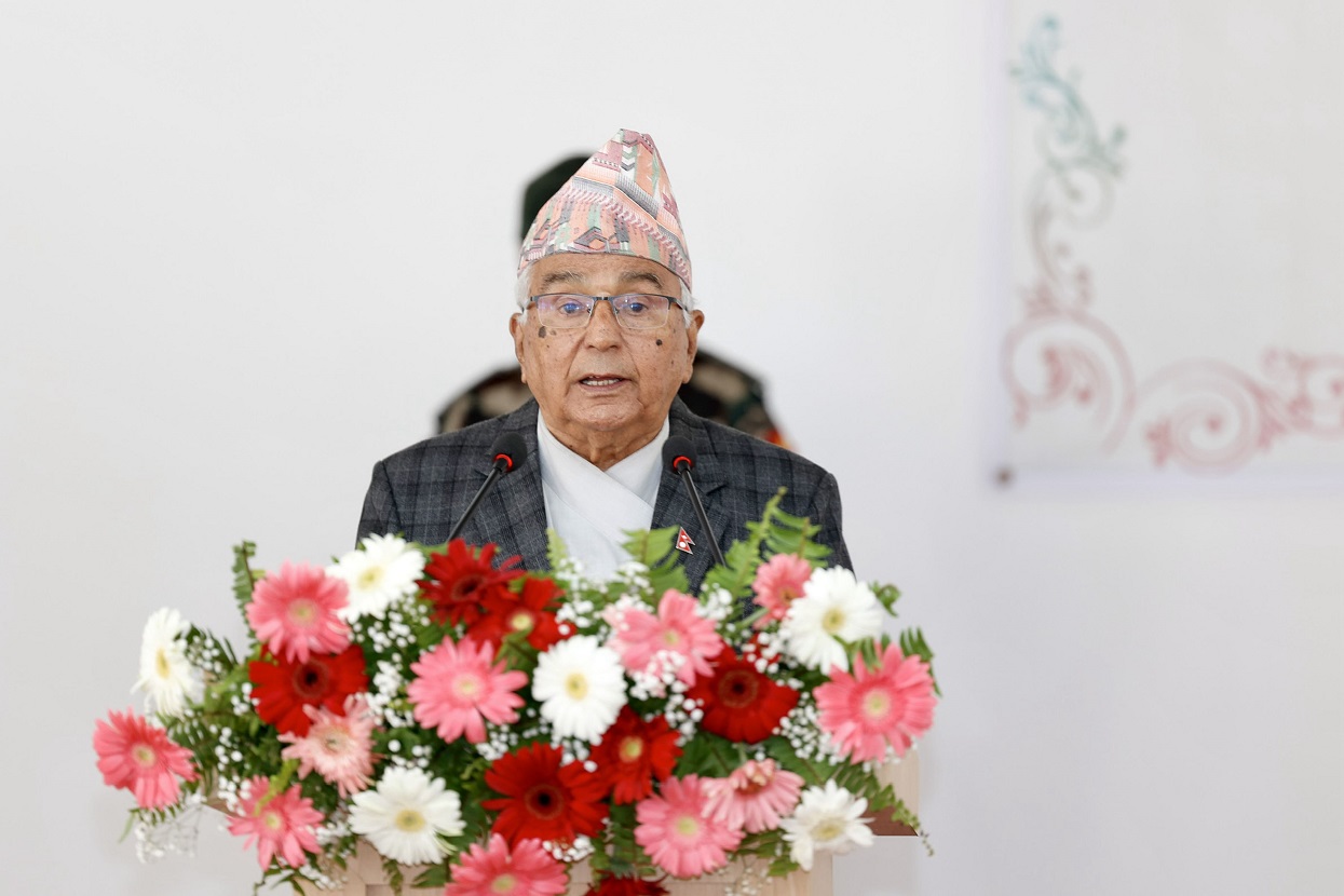 प्रभावकारी सेवा प्रवाहका माध्यमबाट मुलुकलाई प्रगतिको मार्गमा अग्रसर गराऔँ : राष्ट्रपति पौडेल
