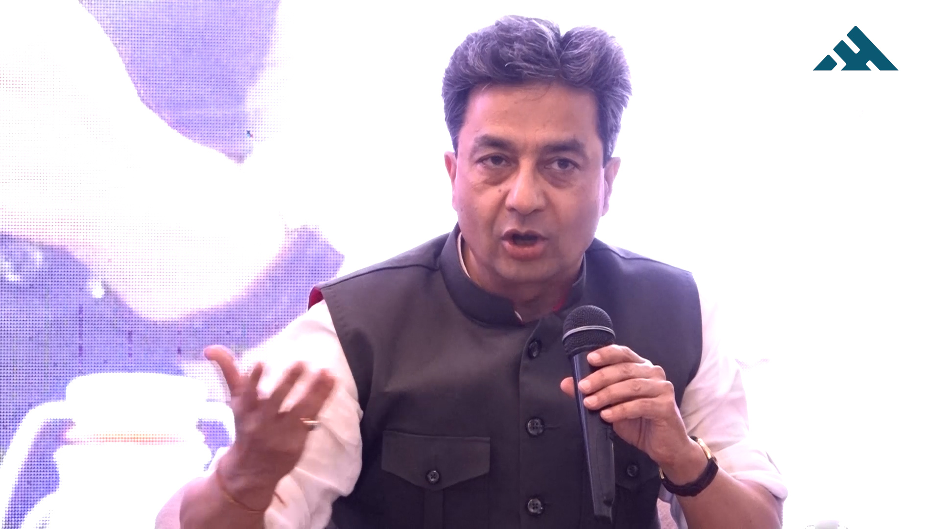 जघन्य अपराधीसरह निजी क्षेत्रका प्रतिनिधिलाई राज्यले गर्नु हुँदैनः राणा