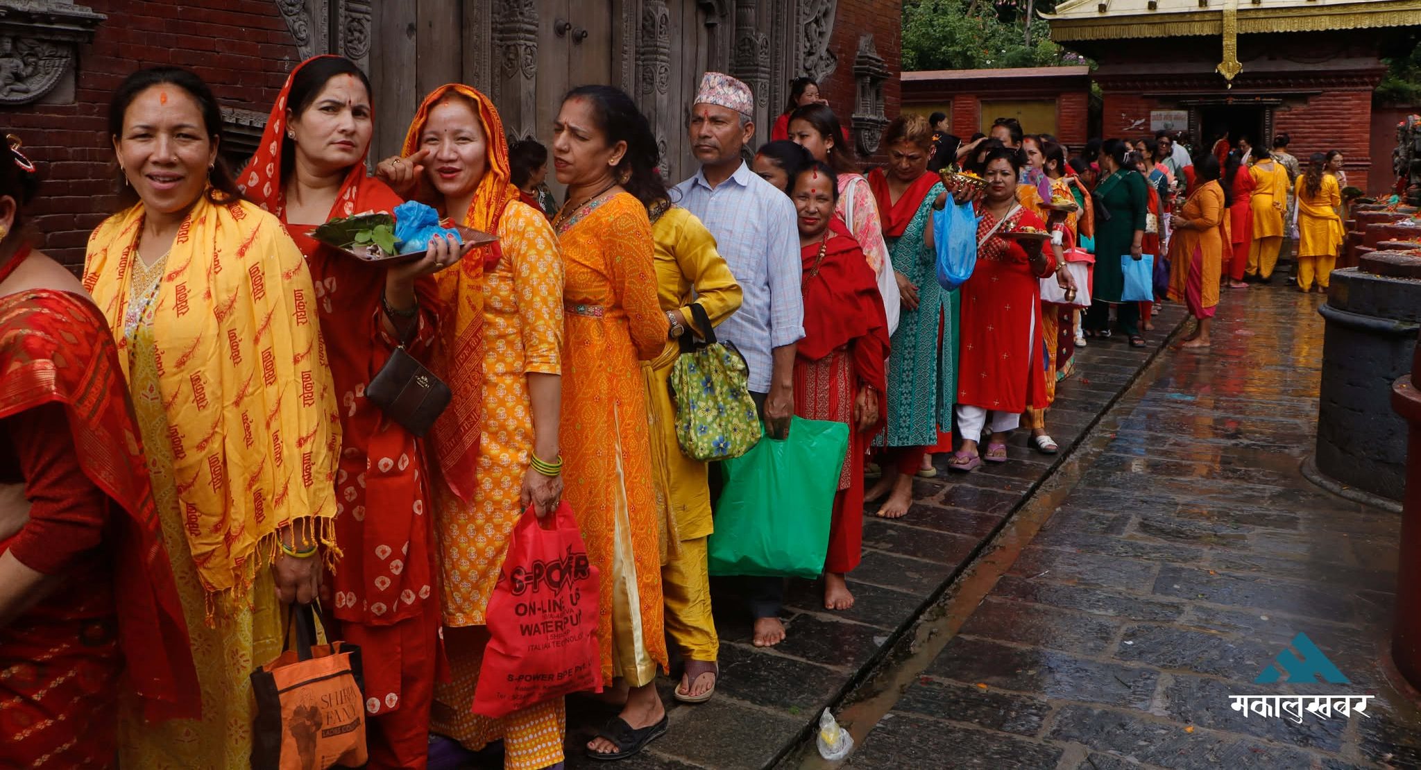 साउनको पहिलो सोमबार: गोकर्णेश्वर महादेवमा श्रद्धालुको घुइँचो
