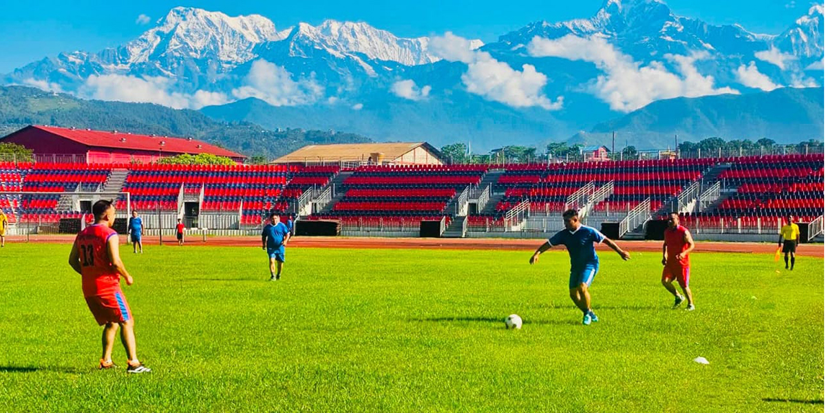 पोखरामा राष्ट्रसेवक र सामुदायिक ११ बिच मैत्रीपूर्ण फुटबल प्रतियोगिता सम्पन्न