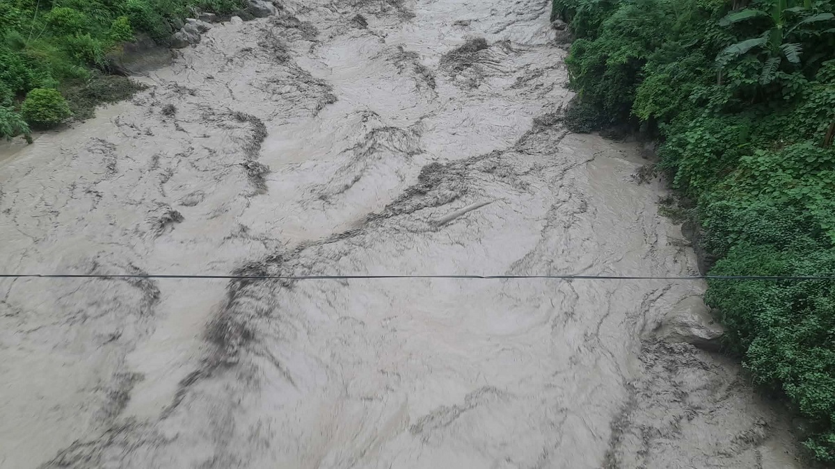 पर्वतको मोदीखोलामा बाढी, सतर्कता अपनाउन आग्रह
