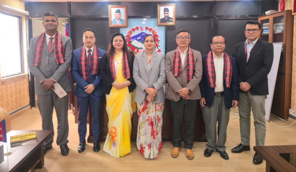 ६ स्वास्थ्य विज्ञान प्रतिष्ठानका नवनियुक्त उपकुलपतिद्वारा शपथ ग्रहण
