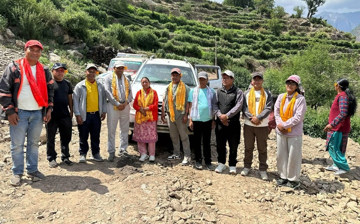 हुम्लाको स्याँडा गाउँमा पहिलो पटक गाडी