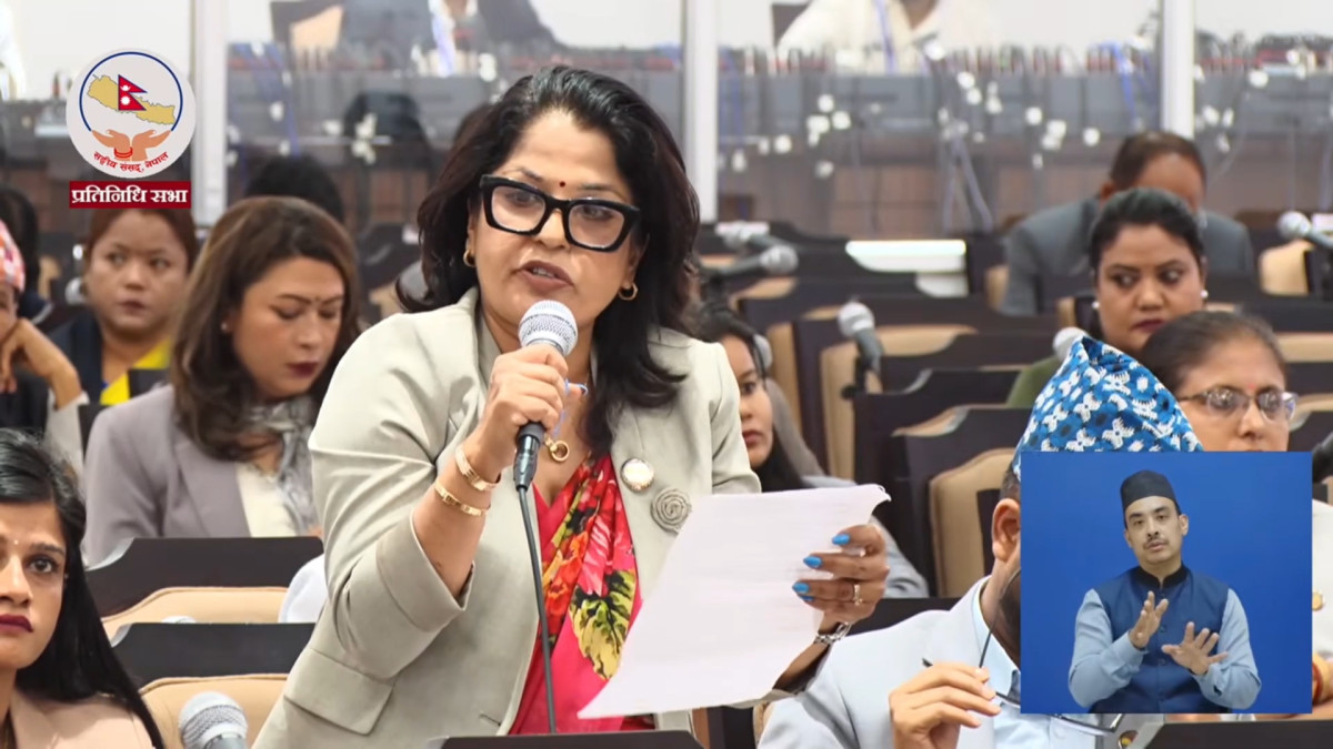 महिनावारीका कारण बालिकाहरूको शिक्षा र भविष्य नरोकियोस्ः सांसद अधिकारी