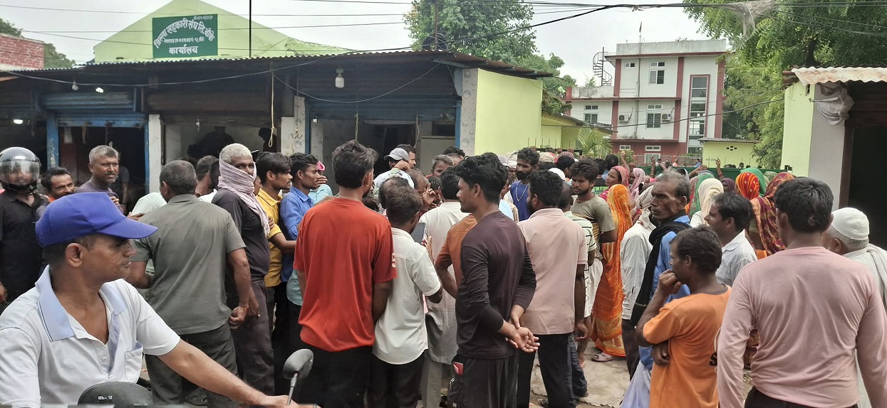 बाँकेमा रासायनिक मल वितरण